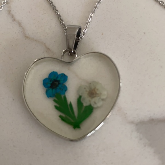 Floral Necklace - Picture 3 of 4